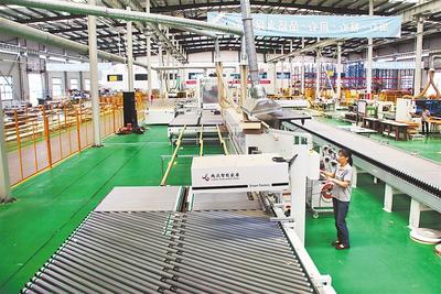 變身智能工廠 企業煥發新生 ——河北越達公司定制家具工業4.0生產線臨漳試生產